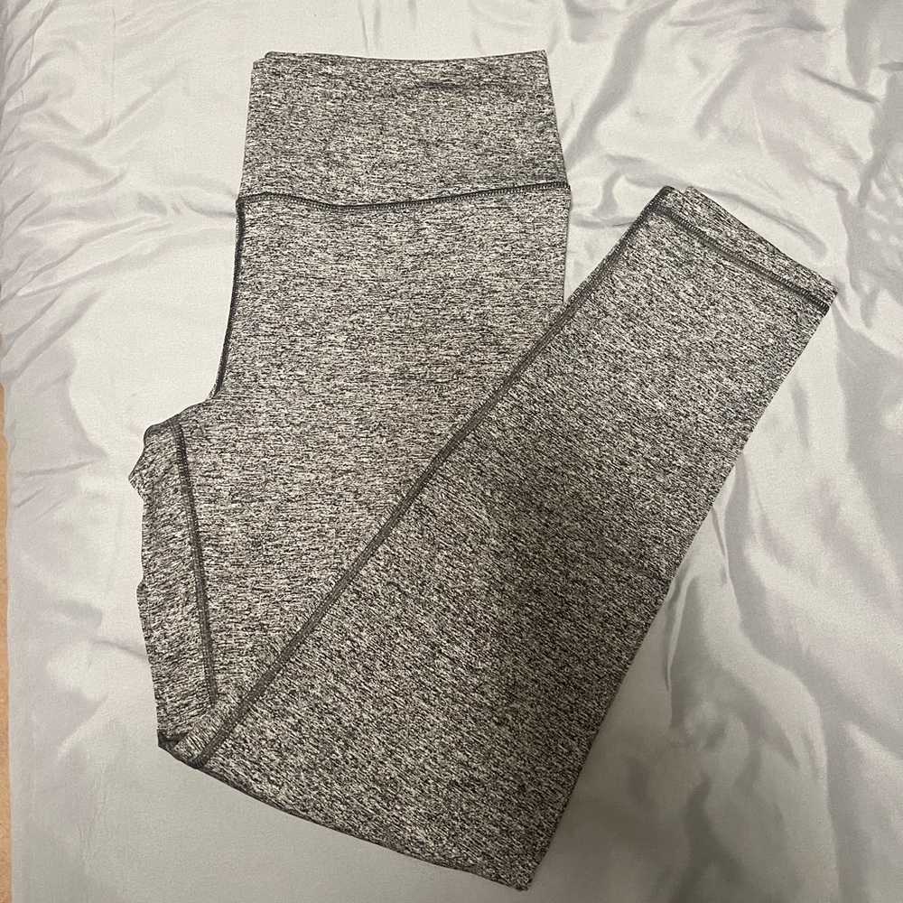Victoria’s Secret Knockout Tight Legging. Size Large.